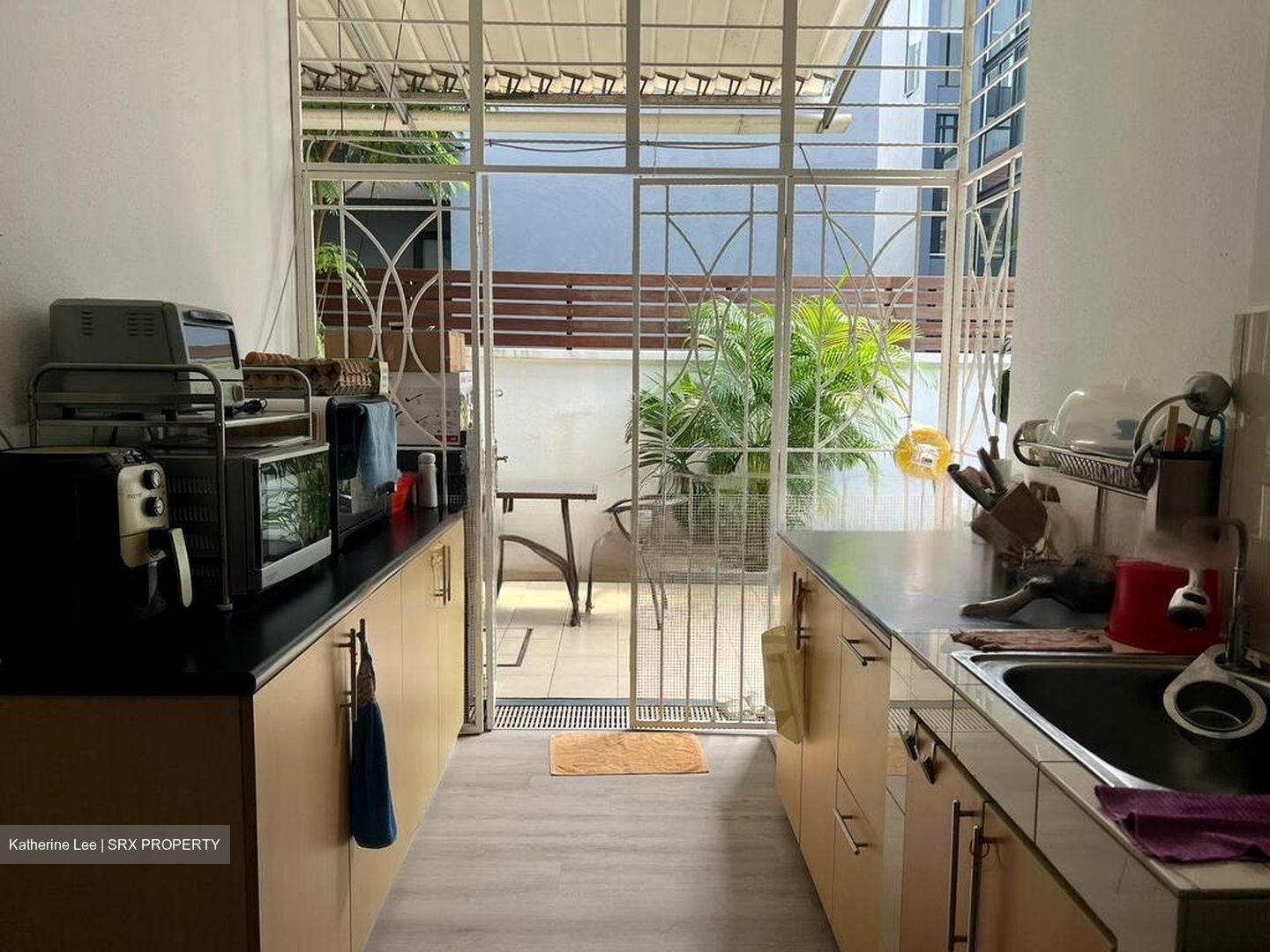 Stratton Green (D28), Terrace #472979111